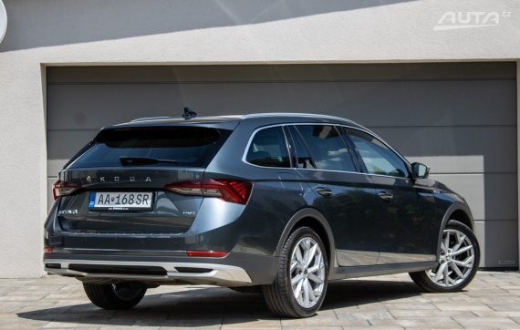 Škoda Octavia Combi Scout 2.0 TDI 4x4 DSG / 110kW / A7 / ZÁRUKA / AJ NA SPLÁTKY / PROTIÚČET 2021 šedá