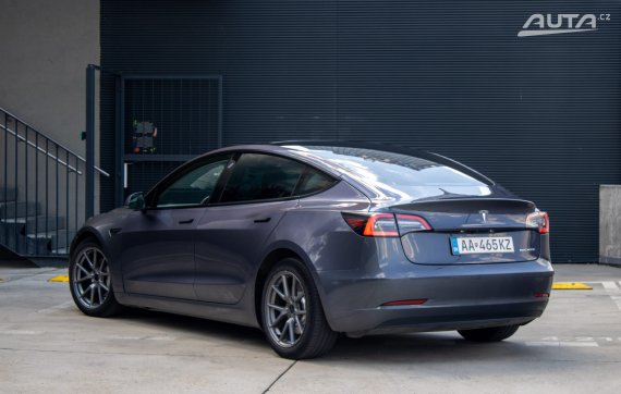 Tesla Model 3 Long Range / Tažné / Tepelné čerpadlo / AJ NA SPLÁTKY /PROTIÚČET 2021 šedá