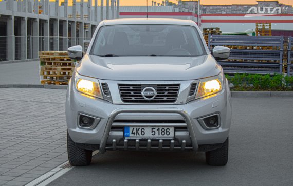 Nissan Navara 2.3 dCi 2020 šedá