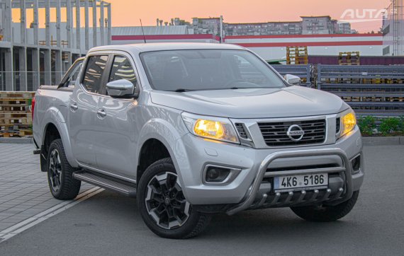 Nissan Navara 2.3 dCi 2020 šedá
