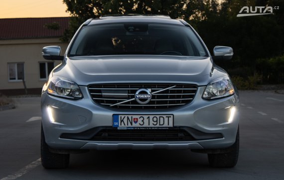 Volvo XC60 D5 158kw AT/6 AWD 2013 / AJ NA SPLÁTKY / PROTIÚČET 2013 šedá