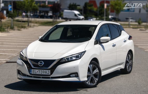 Nissan Leaf N-Connecta / 160kW / 62kWh / Automat / ZÁRUKA / AJ NA SPLÁTKY / PROTIÚČET 2020 - hlavní pohled
