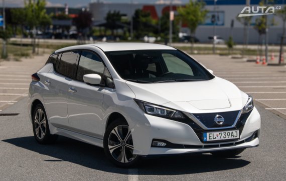 Nissan Leaf N-Connecta / 160kW / 62kWh / Automat / ZÁRUKA / AJ NA SPLÁTKY / PROTIÚČET 2020 bílá