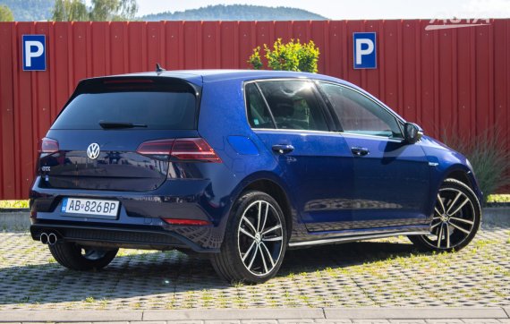 Volkswagen Golf GTE 1.4 TSI DSG / 110kW / A6 / ZÁRUKA / AJ NA SPLÁTKY / PROTIÚČET 2018 modrá