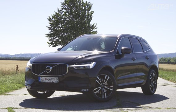 Volvo XC60 T5 Momentum AWD A/T 2018 - hlavní pohled