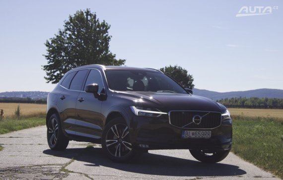 Volvo XC60 T5 Momentum AWD A/T 2018 hnědá