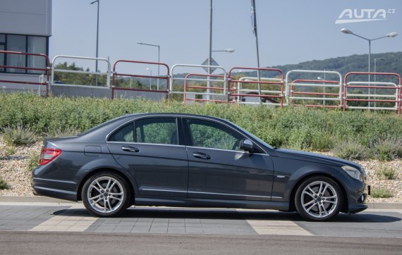 Mercedes-Benz C trieda Sedan 320 CDI Avantgarde Sport AMG 4-matic A/T 2008 šedá