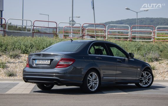 Mercedes-Benz C trieda Sedan 320 CDI Avantgarde Sport AMG 4-matic A/T 2008 šedá