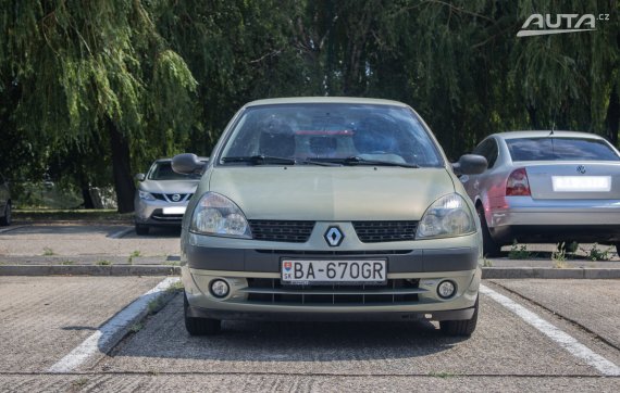 Renault Clio 1.4 16V Dynamique 2002 šedá