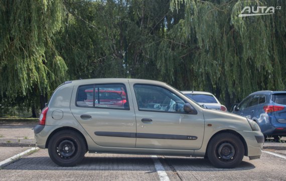 Renault Clio 1.4 16V Dynamique 2002 šedá