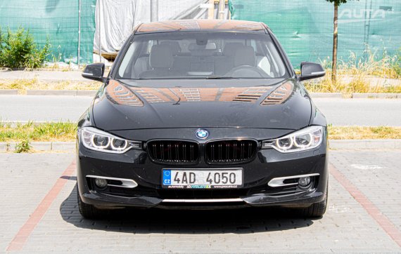 BMW 320d F30 2014 černá