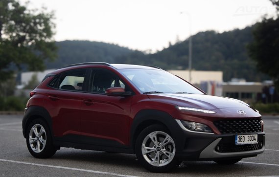 Hyundai Kona 2023 červená