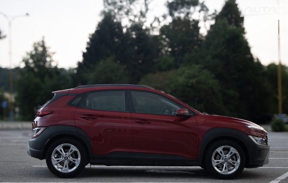 Hyundai Kona 2023 červená