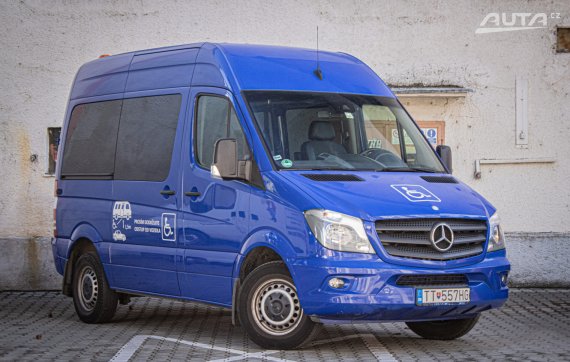 Mercedes-Benz Sprinter 216 CDI 2.2 A/T, 120kW, A7 / ŠPECIÁLNE VOZIDLO / AJ NA SPLÁTKY / PROTIÚČET / 2015 modrá