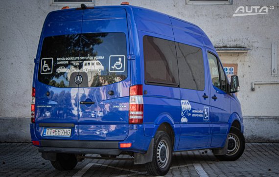 Mercedes-Benz Sprinter 216 CDI 2.2 A/T, 120kW, A7 / ŠPECIÁLNE VOZIDLO / AJ NA SPLÁTKY / PROTIÚČET / 2015 modrá