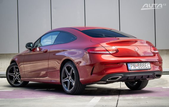 Mercedes-Benz C trieda Kupé 180 AMG Line 115kw 2017 červená