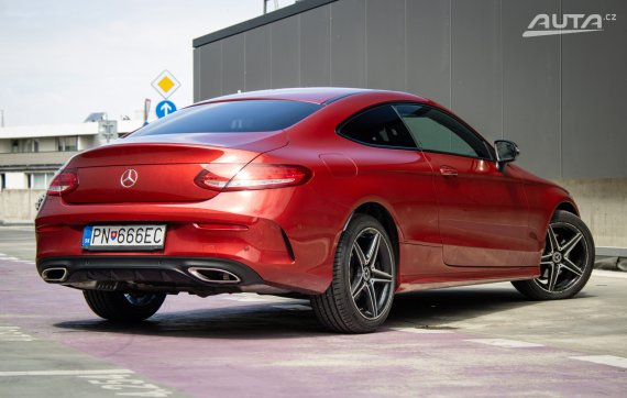 Mercedes-Benz C trieda Kupé 180 AMG Line 115kw 2017 červená