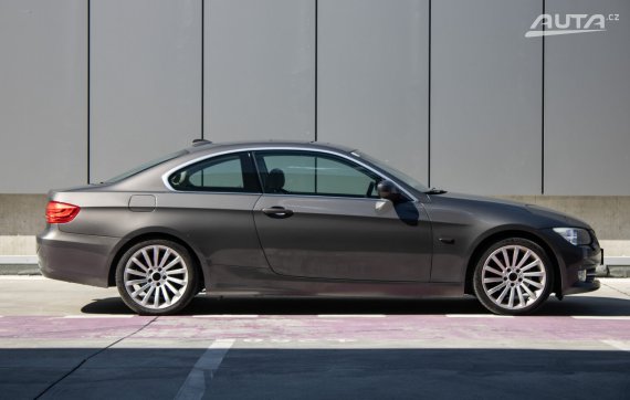 BMW Rad 3 320d 184k 2011 hnědá
