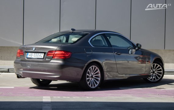 BMW Rad 3 320d 184k 2011 hnědá