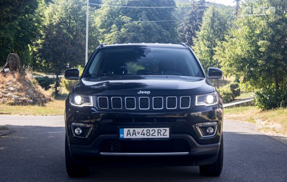 Jeep Compass 2.0L MJet 140 4WD Limited 103kW AT9 / NA SPLÁTKY / NA PROTIÚČET 2020 černá