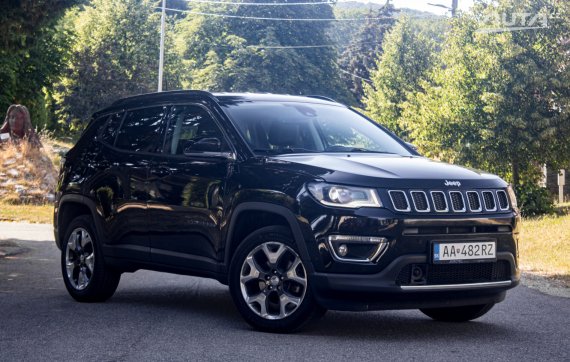 Jeep Compass 2.0L MJet 140 4WD Limited 103kW AT9 / NA SPLÁTKY / NA PROTIÚČET 2020 černá
