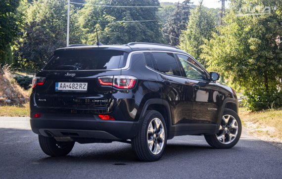 Jeep Compass 2.0L MJet 140 4WD Limited 103kW AT9 / NA SPLÁTKY / NA PROTIÚČET 2020 černá