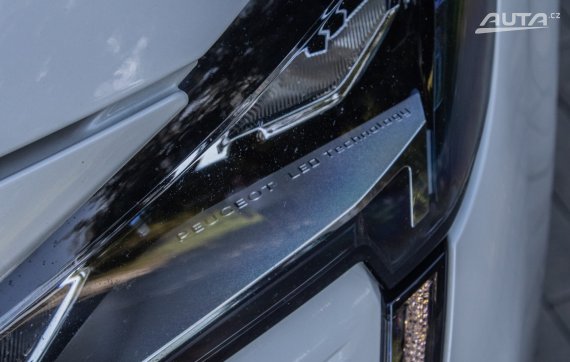 Peugeot 3008 1.2 PureTech GT / Nelak-Nehav / 360 kam / Carplay /AJ NA SPLÁTKY /PROTIÚČET 2022 bílá
