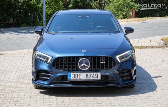 Mercedes-Benz A 35 AMG 2019 modrá