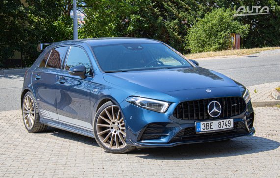 Mercedes-Benz A 35 AMG 2019 modrá