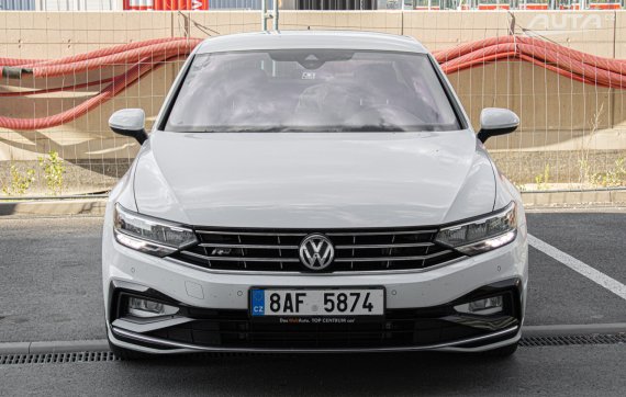 Volkswagen Passat 2.0 TSI R-Line 2020 bílá