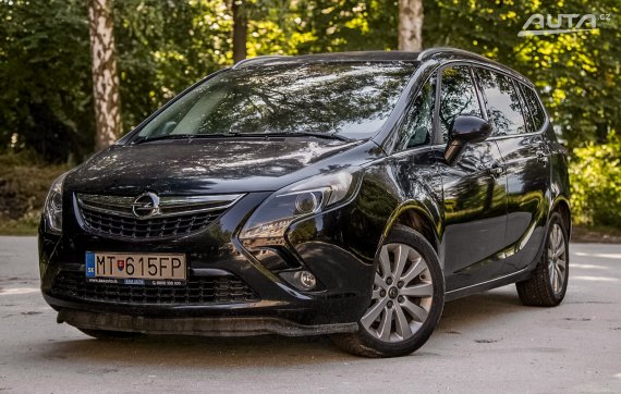 Opel Zafira Tourer 96kW / 7-Miest / AJ NA SPLÁTKY / PROTIÚČET 2012 - hlavní pohled
