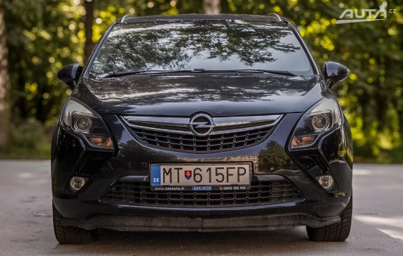 Opel Zafira Tourer 96kW / 7-Miest / AJ NA SPLÁTKY / PROTIÚČET 2012 černá