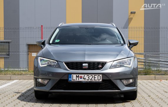 Seat Leon ST 2.0 TDI FR / 110kW / M6 / ZÁRUKA / AJ NA SPLÁTKY / PROTIÚČET 2017 šedá