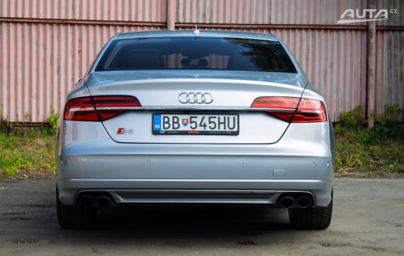 Audi A8 4.0 TFSI V8 quattro tiptronic AT8 382kW / NA SPLÁTKY / NA PROTIÚČET 2015 stříbrná metalíza