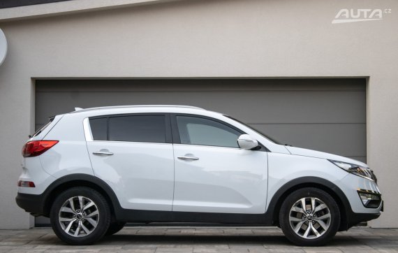Kia Sportage 1.7 CRDi 2WD / 85kW / M6 / ZÁRUKA / AJ NA SPLÁTKY / PROTIÚČET 2015 bílá