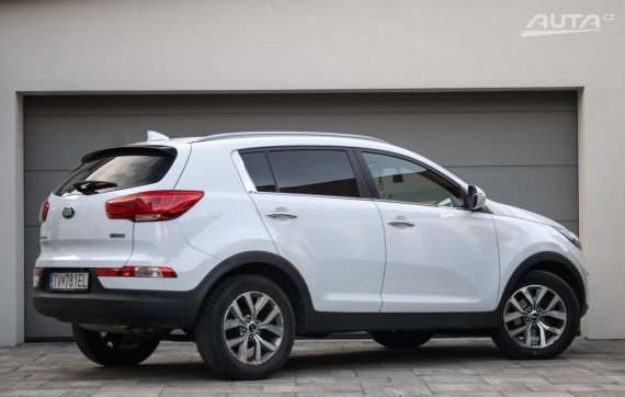 Kia Sportage 1.7 CRDi 2WD / 85kW / M6 / ZÁRUKA / AJ NA SPLÁTKY / PROTIÚČET 2015 bílá