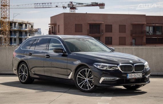 BMW Rad 5 Touring 540i xDrive Luxury line A/T, 250kW, A8 / AJ NA SPLÁTKY / PROTIHODNOTA / 2018 černá