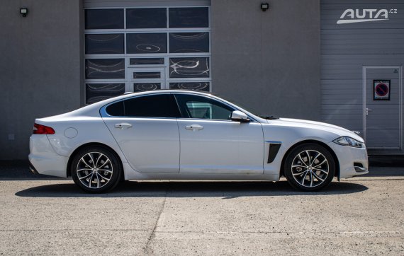 Jaguar XF 2.2D i4 Luxury Automat EDITION, 140kW, A8, 4d. /AJ NA SPLÁTKY/PROTIÚČET 2011 bílá