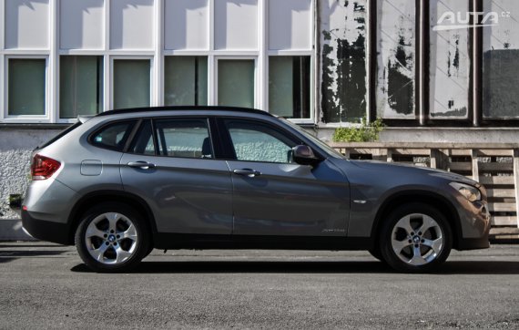 BMW X1 xDrive 20d AT6 130kW / NA SPLÁTKY / NA PROTIÚČET 2010 šedá