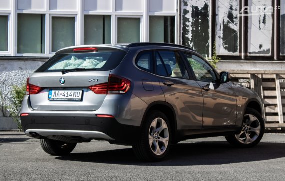 BMW X1 xDrive 20d AT6 130kW / NA SPLÁTKY / NA PROTIÚČET 2010 šedá