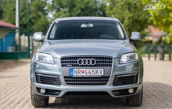 Audi Q7 3.0 TDI quattro tiptronic 171kW AT6 / NA SPLÁTKY / NA SPROTIÚČET 2006 šedá