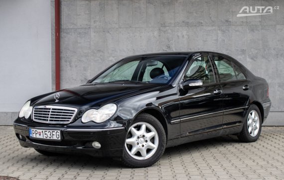 Mercedes-Benz C trieda Sedan 200 CDI Elegance / 85kW / A5 / AJ NA SPLÁTKY / PROTIÚČE 2001 - hlavní pohled