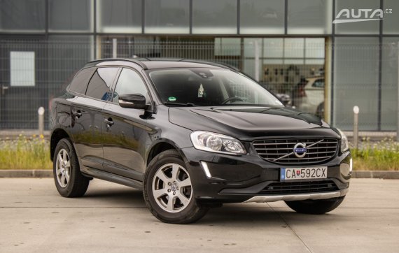 Volvo XC60 Momentum 158kW / AJ NA SPLÁTKY / PROTIÚČET 2013 černá