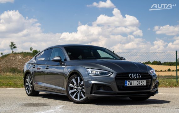 Audi A5 2018 šedá