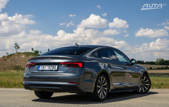 Audi A5 2018 šedá