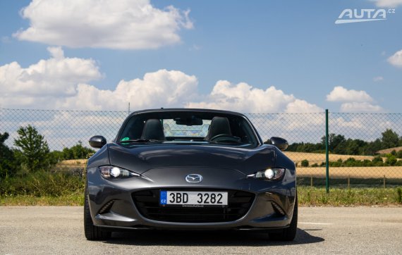 Mazda MX-5 2017 šedá