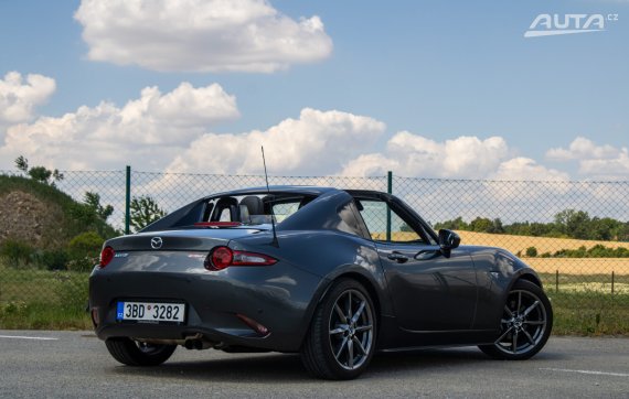 Mazda MX-5 2017 šedá