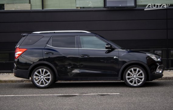 SsangYong XLV 1.6 e-XDI 115 AWD DLX Plus, 84kW, M6, 5d. (2018-2020) /AJ NA SPLÁTKY/PROTIÚČET 2018 černá