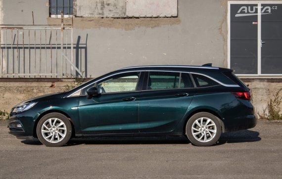 Opel Astra Sport Tourer 1.6 CDTI Innovation / 81kW / M6 / ZÁRUKA / AJ NA SPLÁTKY / PROTIÚČET 2017 zelená