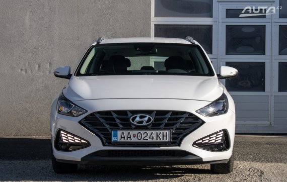 Hyundai i30 CW 1.6 CRDi / 85kW / A7 / ZÁRUKA / AJ NA SPLÁTKY / PROTIÚČET 2021 bílá